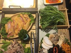 -尚尚仙·酸汤猪手·猪肚鸡火锅(华联万柳购物中心店)