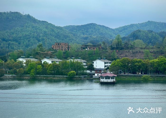 中国花亭湖风景名胜区-西风禅寺图片