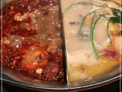 -湊湊火锅·茶憩(杭州湖滨银泰in77店)