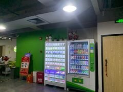 -栖游青年旅舍(华强北地铁站店)