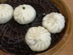 鲜虾韭菜三鲜包-草包包子铺(宽厚里店)
