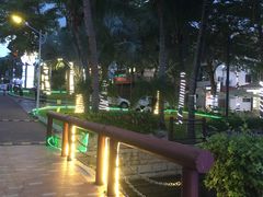 -亚龙湾亚泰商业街