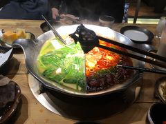 -湊湊火锅·茶憩(杭州湖滨银泰in77店)