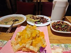 -月亮眼花园餐厅书吧酒吧