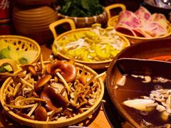 -洱火云南酸菜牛肉火锅(石景山当代商城店)