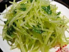 凉拌青笋丝-蛙蛙叫干锅年代(簋街总店)