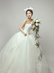 -不晚国际婚纱礼服