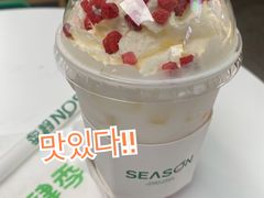 乳酪莓莓-肆季·鲜萃果粒汁