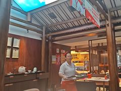 -阿瓦山寨·湘菜现炒·剁椒鱼头王(咸阳总店)
