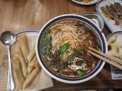 -云阿蛮云南生烫牛肉米线(奉贤路店)