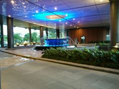 -上海滴水湖皇冠假日酒店