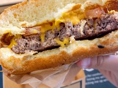 安格斯MAX厚牛芝士堡-麦当劳(西安雁塔路店)