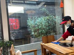 -毛辣果·贵州红酸汤牛肉火锅(西单店)