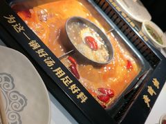 -老牌坊云南鱼豆花火锅(哈西万达店)