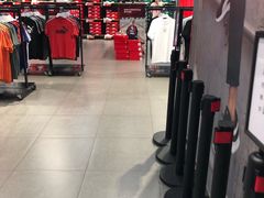 -PUMA品牌自营折扣店(武汉永旺梦乐城店)
