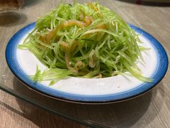 黄瓜拌头肉-小船渔村•大连菜•大连焖鱼(黄河路店)