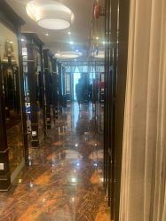 点击看大图 -八佰伴8008星级形象店