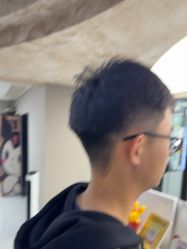 -宫铭烫发染发接发店