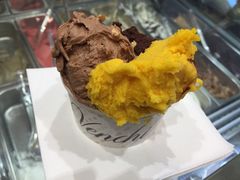 -VENCHI 闻绮(上海佛罗伦萨小镇店)
