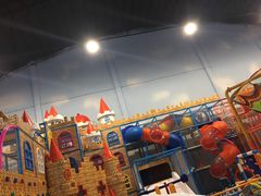 -嘿哟动霸CHUA·新潮玩运动娱乐中心·蹦床滑冰团建乐园