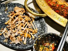 -哥老官重庆美蛙鱼头(西湖银泰十一哥店)