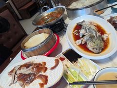 -梅利汴京烤鸭•开封豫菜地标店(东司门店)