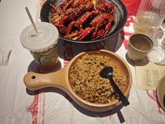 -肥肥虾庄·金牌油焖大虾(汉街SKP店)