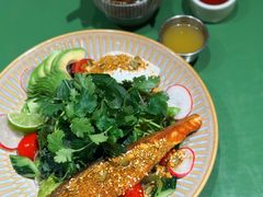 三文鱼牛油果沙拉-Emily's cafe(南海意库店)