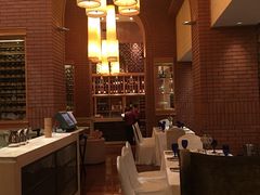 -香格里拉鱼跃地中海西餐厅·牛排披萨