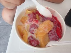 草莓芒果炼乳冰-美肴冰品·汉堡·牛腩饭(总店)