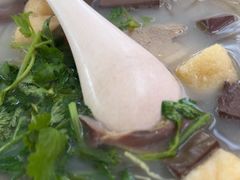 -小杨生煎(金山百联购物中心3楼店)
