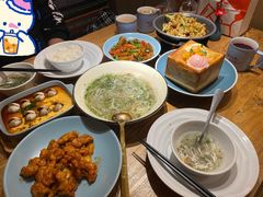 -蜜桃餐厅·伴山(湖滨商业街店)