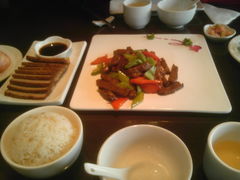 黑椒素排和碳烤东坡肉-枣子树素餐厅(铂金城店)