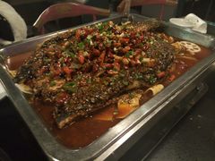 香辣烤鱼-鸣记脆皮烤鱼·海鲜烤鱼(三八广场店)