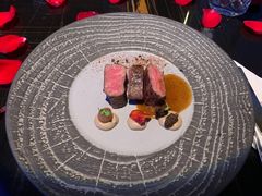 牛肋排-wann lounge 低温慢煮牛排·清吧