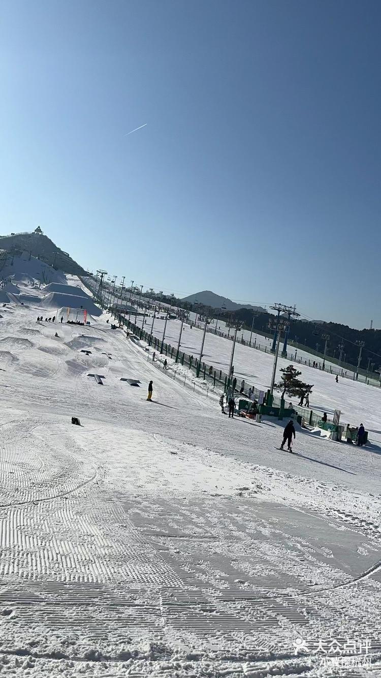 南山滑雪场雪道图图片