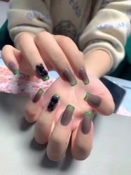 -桃子的美甲店