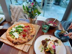 牛油果罗勒酱比萨-O'mills Sourdough Bakery&Bistro(永嘉路店)