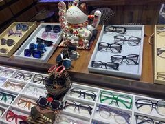 -三叶眼镜城批发市场(上海火车站店)