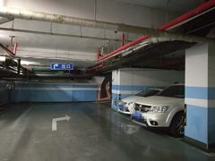 -冠京饭店·停车场