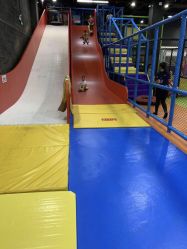 -蹦贝运动中心·蹦床·攀岩·闯关(龙岗店)