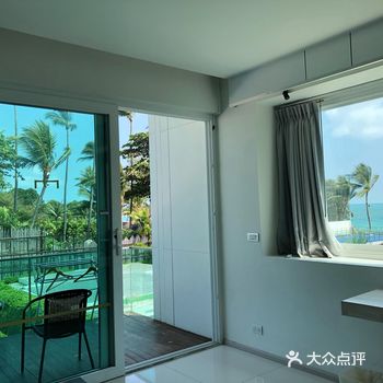 第二天叫了四五次打扫卫生，连小费都放好了