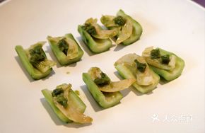 Crispy Cucumber with Scallop