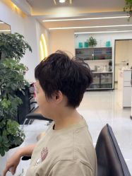 -V7 HAIR SALON