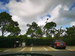 -奕欧来上海购物村停车场