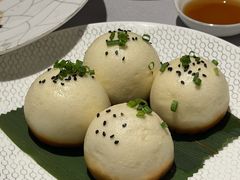 鲜肉生煎馒头-屋里厢上海菜馆