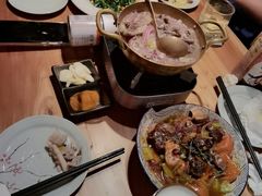 羊肉锅-阿里家·新疆烤肉酒場 by MIG