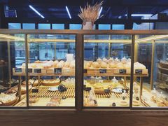 面包甜点陈列柜-啊噗吐呦现场烘焙(麦凯乐店)