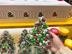 -m豆巧克力世界(上海世茂广场店)