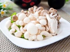 菌菇双拼-聚聚火锅.欢聚到半夜(静海店)